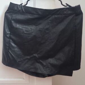 Black Faux Leather Skort (Skirt with Attached Shorts) size L